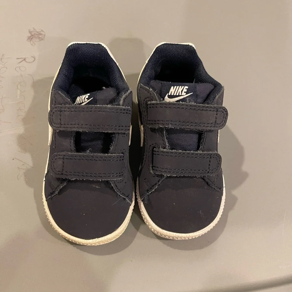 Nike Kids Dark Blue and White Sneakers